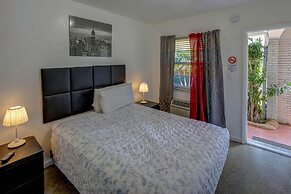 Green Seas Motel