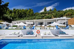 Villa D'Oro - Luxury Villas & Suites