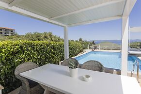 Villa D'Oro - Luxury Villas & Suites