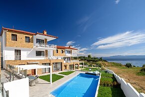 Villa D'Oro - Luxury Villas & Suites