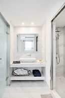 Villa D'Oro - Luxury Villas & Suites