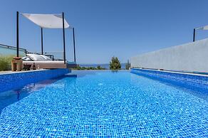 Villa D'Oro - Luxury Villas & Suites