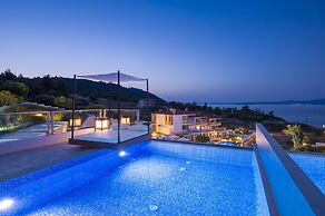 Villa D'Oro - Luxury Villas & Suites