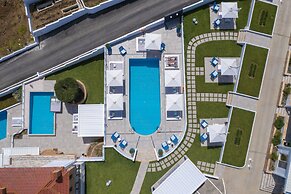 Villa D'Oro - Luxury Villas & Suites