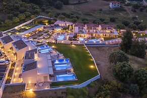 Villa D'Oro - Luxury Villas & Suites