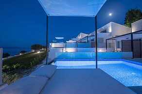 Villa D'Oro - Luxury Villas & Suites