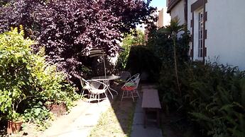 Hostal Casa Oriente Viña