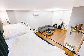 mizuka Imaizumi II-unmanned hotel-