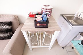 2 Bedrooms at Green Pramuka City Apartment By Travelio