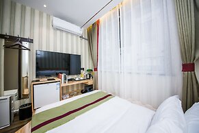 MG Hotel - St. Michael's Cathedral, Qingdao