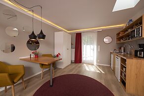 Little Suite Apartments