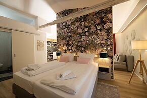 Little Suite Apartments