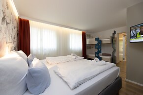 Little Suite Apartments