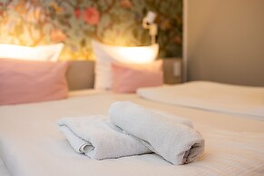 Little Suite Apartments