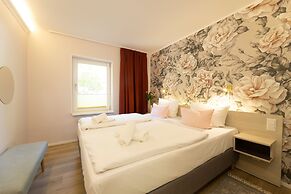 Little Suite Apartments