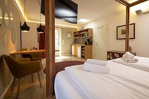 Little Suite Apartments