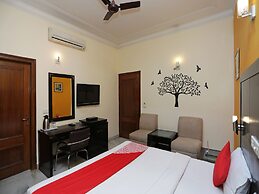 OYO 12075 Hotel Regalia Retreat