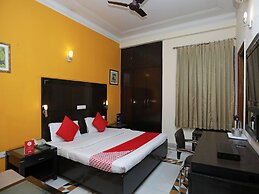 OYO 12075 Hotel Regalia Retreat