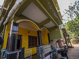 OYO 13203 Home Bright Studio Near Morjim Beach