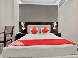 Capital O 12384 Hotel Rudra Grand