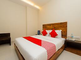 OYO 11747 Hotel Sai Comforts