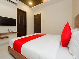 OYO 11747 Hotel Sai Comforts