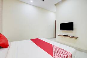 Collection O 11693 Hotel Sunshine