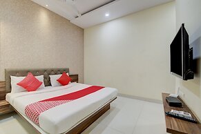 Collection O 11693 Hotel Sunshine