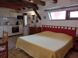 Gîtes et Chambre d'Hôtes A l'Arc en Ciel