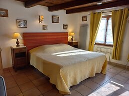 Gîtes et Chambre d'Hôtes A l'Arc en Ciel