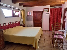 Gîtes et Chambre d'Hôtes A l'Arc en Ciel