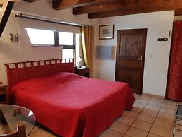 Gîtes et Chambre d'Hôtes A l'Arc en Ciel