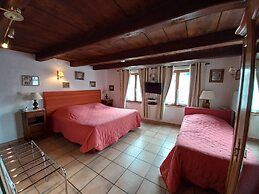 Gîtes et Chambre d'Hôtes A l'Arc en Ciel