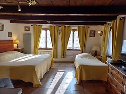 Gîtes et Chambre d'Hôtes A l'Arc en Ciel