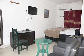 Amanda Hotels Limited