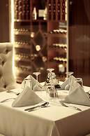 Belanova Apartments & Suites