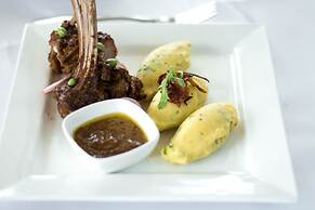 Belanova Apartments & Suites