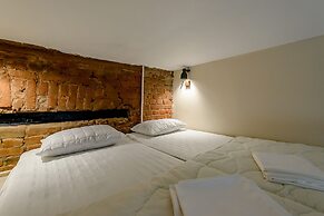 Piter Palace Emerald