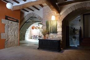 Cal Maginet Hotel