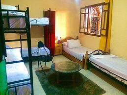 Hostel Villa Red City