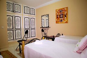 Hostel Villa Red City