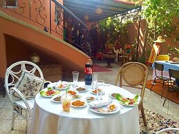 Hostel Villa Red City