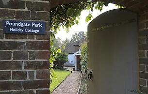 Poundgate Park Holiday House