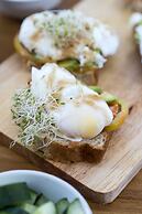 Metteyya Healing House