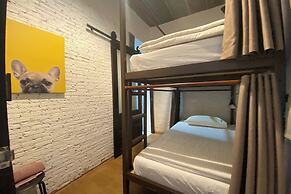 Yindee Travellers Lodge