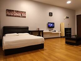 Regalia Residence @ KLCC View Sky Pool by MC