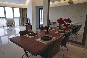 Regalia Residence @ KLCC View Sky Pool by MC