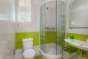 BarcelonaForRent The Living Apartment