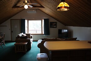 Sara Placid Inn & Suites
