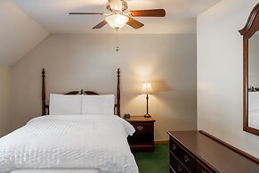 Sara Placid Inn & Suites